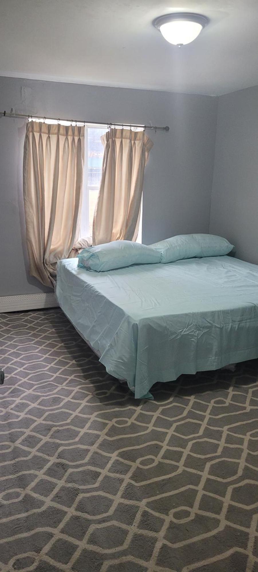 Room In A Beach House With King Size Bed In A Landlord Hosted Three Bedroom Apartment New York Exterior photo